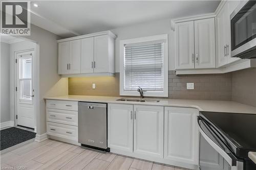 47 Szollosy Circle, Hamilton, ON - Indoor Photo Showing Kitchen With Double Sink