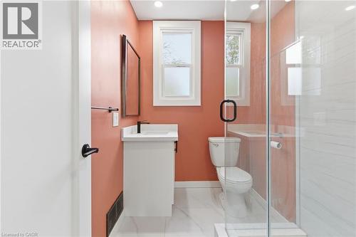 273 Robert Street, Hamilton, ON - Indoor Photo Showing Bathroom