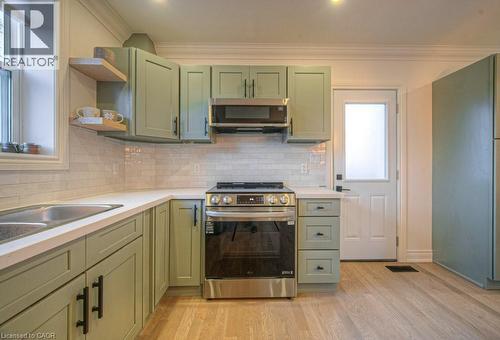 30 Dunbar Road S, Waterloo, ON - Indoor Photo Showing Kitchen