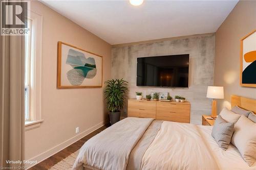 92 Gertrude Street, Hamilton, ON - Indoor Photo Showing Bedroom