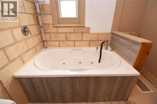 92 Gertrude Street, Hamilton, ON - Indoor Photo Showing Bathroom