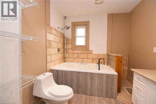 92 Gertrude Street, Hamilton, ON - Indoor Photo Showing Bathroom