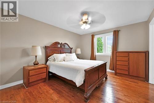 390 Mountain Road, Grimsby, ON - Indoor Photo Showing Bedroom