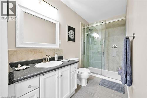 390 Mountain Road, Grimsby, ON - Indoor Photo Showing Bathroom