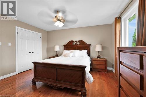 390 Mountain Road, Grimsby, ON - Indoor Photo Showing Bedroom