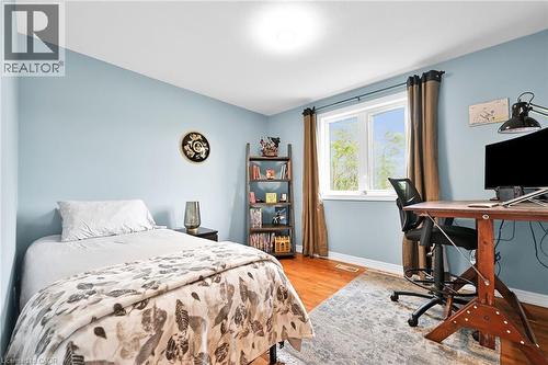 390 Mountain Road, Grimsby, ON - Indoor Photo Showing Bedroom