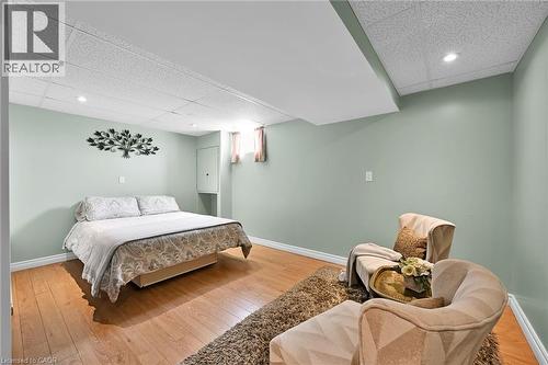 390 Mountain Road, Grimsby, ON - Indoor Photo Showing Bedroom