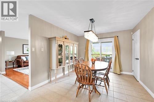 390 Mountain Road, Grimsby, ON - Indoor Photo Showing Dining Room