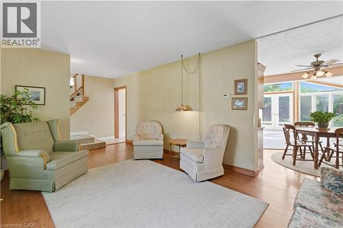 33 Goldfinch Road, Hamilton, ON - Indoor Photo Showing Living Room