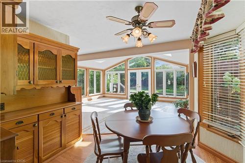 33 Goldfinch Road, Hamilton, ON - Indoor Photo Showing Dining Room