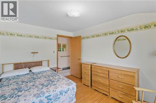 33 Goldfinch Road, Hamilton, ON - Indoor Photo Showing Bedroom