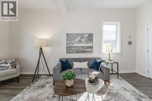 196 Picton Street E, Hamilton, ON - Indoor Photo Showing Living Room