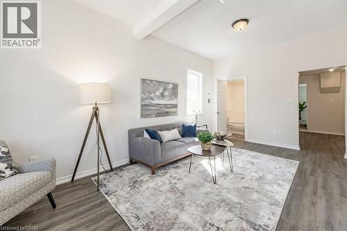 196 Picton Street E, Hamilton, ON - Indoor Photo Showing Living Room