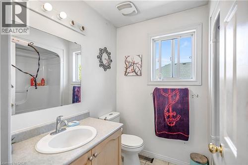 16 Jessica Street, Hamilton, ON - Indoor Photo Showing Bathroom