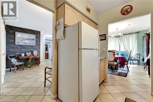 9 Bonheur Court Unit# 902, Brantford, ON - Indoor Photo Showing Other Room