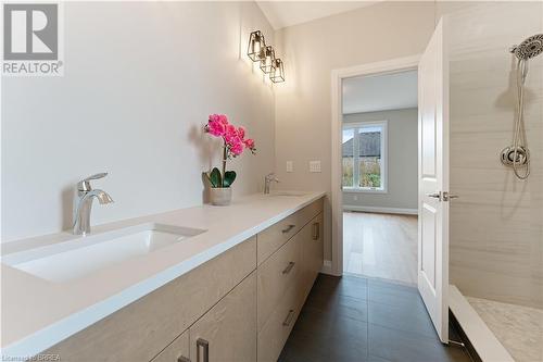 107 Judd Drive, Simcoe, ON - Indoor Photo Showing Bathroom