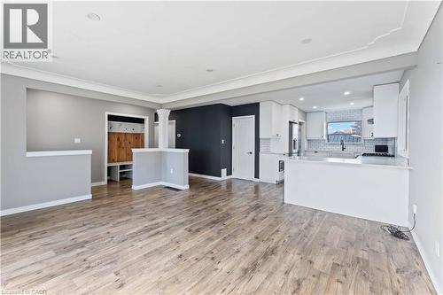 90 Rainbow Drive, Hamilton, ON - Indoor