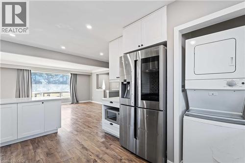 90 Rainbow Drive, Hamilton, ON - Indoor Photo Showing Laundry Room