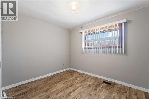 90 Rainbow Drive, Hamilton, ON - Indoor Photo Showing Other Room