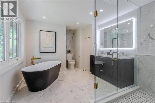 3029 Eva Drive, Burlington, ON - Indoor Photo Showing Bathroom