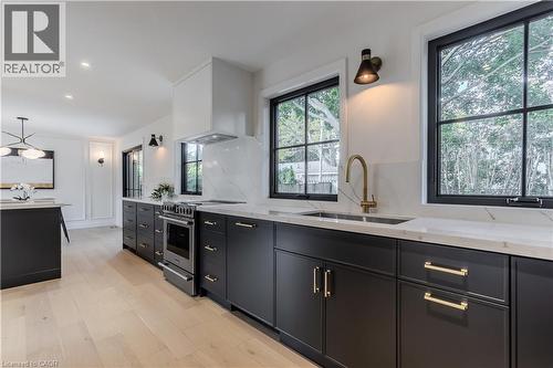 3029 Eva Drive, Burlington, ON - Indoor Photo Showing Kitchen With Upgraded Kitchen