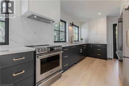 3029 Eva Drive, Burlington, ON - Indoor Photo Showing Kitchen