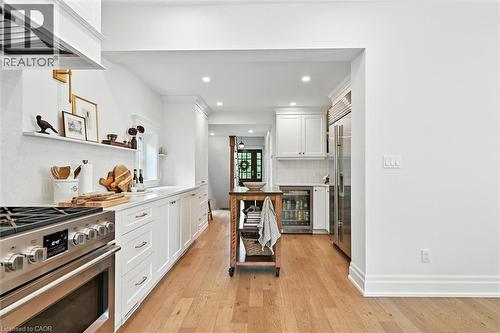 112 Chedoke Avenue, Hamilton, ON - Indoor Photo Showing Kitchen With Upgraded Kitchen
