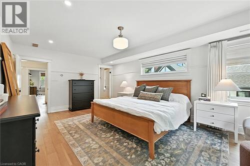 112 Chedoke Avenue, Hamilton, ON - Indoor Photo Showing Bedroom