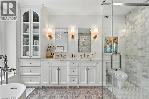 112 Chedoke Avenue, Hamilton, ON - Indoor Photo Showing Bathroom