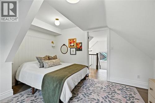 112 Chedoke Avenue, Hamilton, ON - Indoor Photo Showing Bedroom