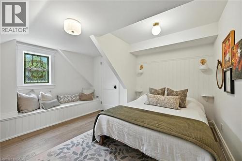 112 Chedoke Avenue, Hamilton, ON - Indoor Photo Showing Bedroom