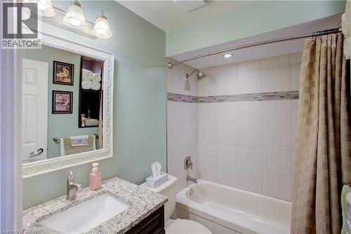 109 Professor'S Lake Parkway, Brampton, ON - Indoor Photo Showing Bathroom