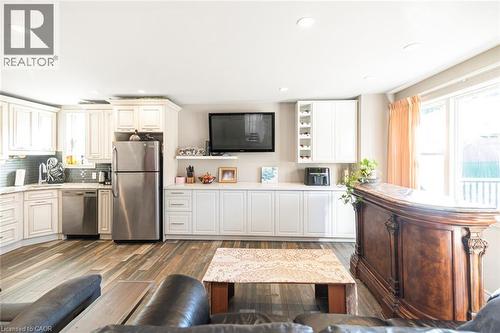 199 Kimberly Drive, Hamilton, ON - Indoor Photo Showing Kitchen