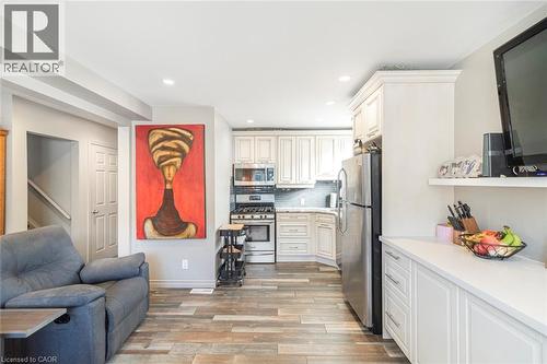 199 Kimberly Drive, Hamilton, ON - Indoor Photo Showing Kitchen