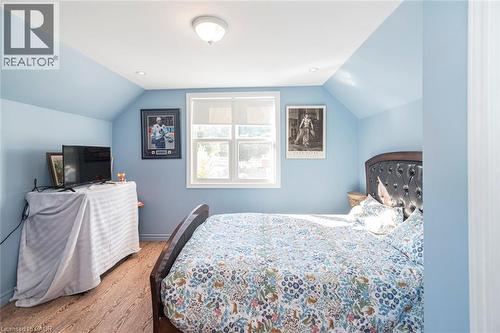 199 Kimberly Drive, Hamilton, ON - Indoor Photo Showing Bedroom