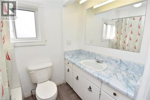 56 Kinrade Avenue, Hamilton, ON - Indoor Photo Showing Bathroom