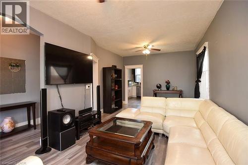56 Kinrade Avenue, Hamilton, ON - Indoor Photo Showing Living Room