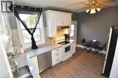 56 Kinrade Avenue, Hamilton, ON - Indoor Photo Showing Kitchen