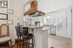 Main house - Kitchen Island with breakfast counter - 