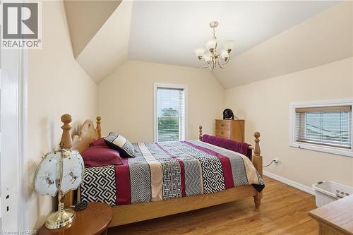 Main house - Bedroom 3 - 26 Terrace Hill Street, Brantford, ON - Indoor Photo Showing Bedroom