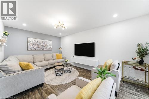 23 Stonegate Drive, Kitchener, ON - Indoor Photo Showing Living Room