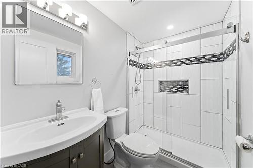23 Stonegate Drive, Kitchener, ON - Indoor Photo Showing Bathroom