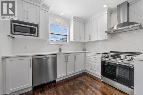 198 Homewood Avenue, Hamilton, ON - Indoor Photo Showing Kitchen With Upgraded Kitchen