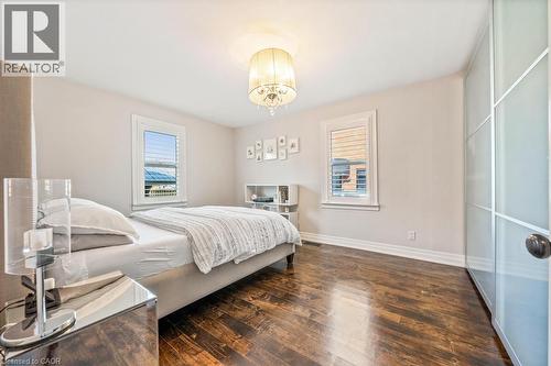 198 Homewood Avenue, Hamilton, ON - Indoor Photo Showing Bedroom