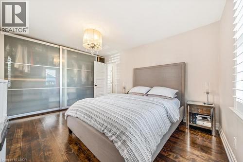 198 Homewood Avenue, Hamilton, ON - Indoor Photo Showing Bedroom