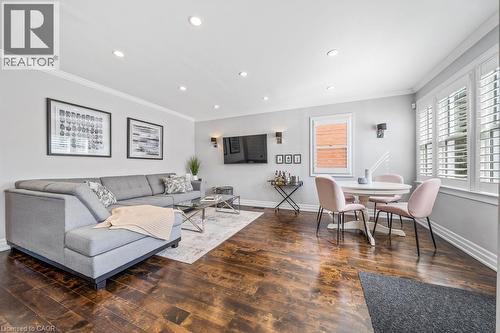 198 Homewood Avenue, Hamilton, ON - Indoor Photo Showing Living Room