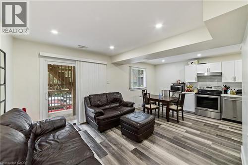 220 Caroline Street S, Hamilton, ON - Indoor Photo Showing Living Room