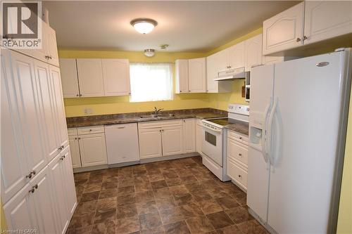 Kitchen of Lower Unit - 3 Elgin Street S, Thorold, ON - Indoor Photo Showing Kitchen With Double Sink