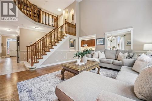 317 Winterburg Court, Waterloo, ON - Indoor Photo Showing Living Room