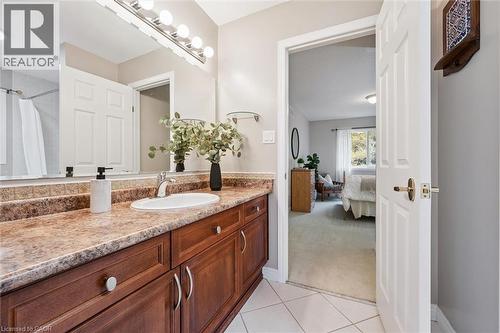317 Winterburg Court, Waterloo, ON - Indoor Photo Showing Bathroom